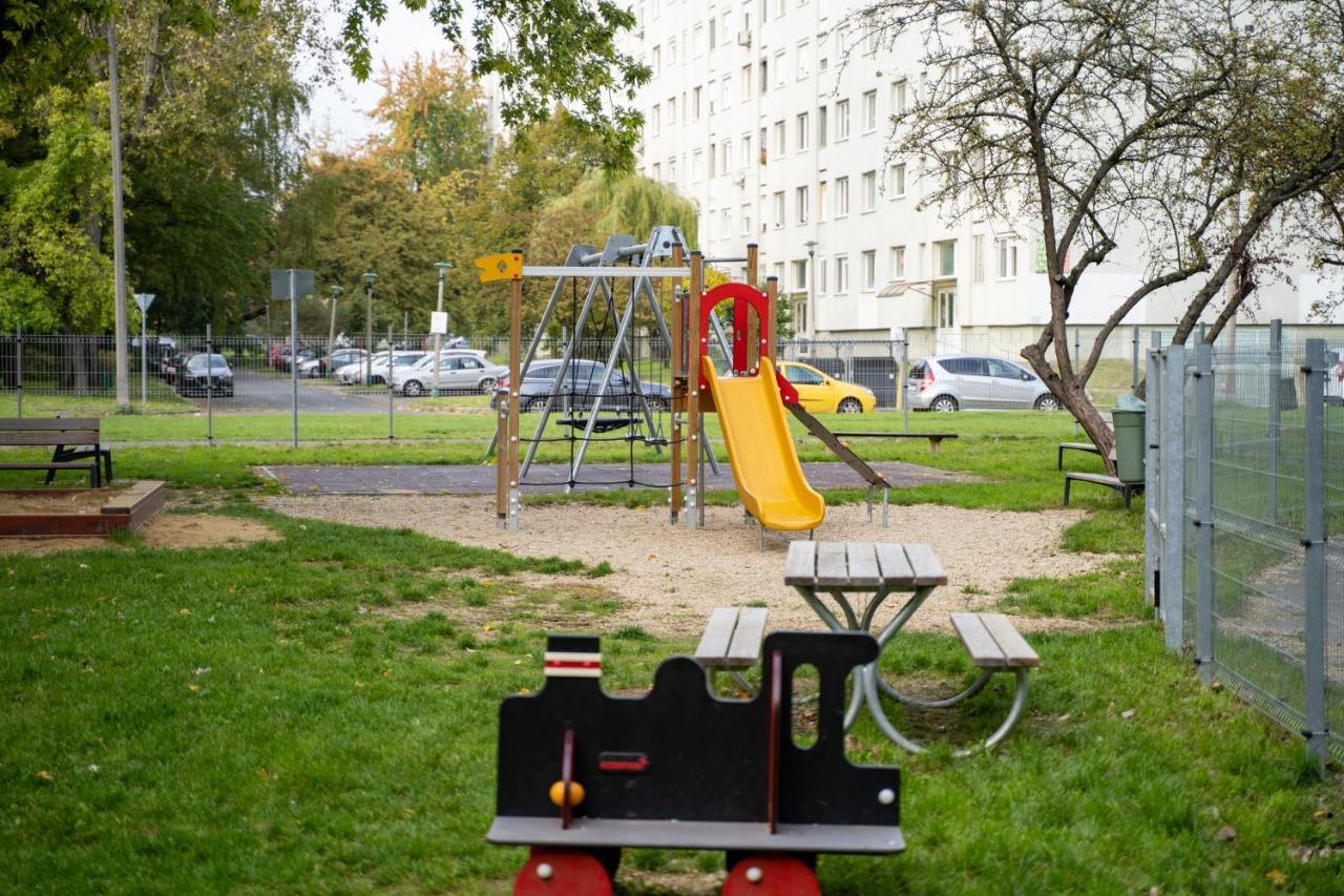 Comfort 14 -- Stylish City Apartment Netflix, Wi-Fi & Parking Miskolc Exterior photo