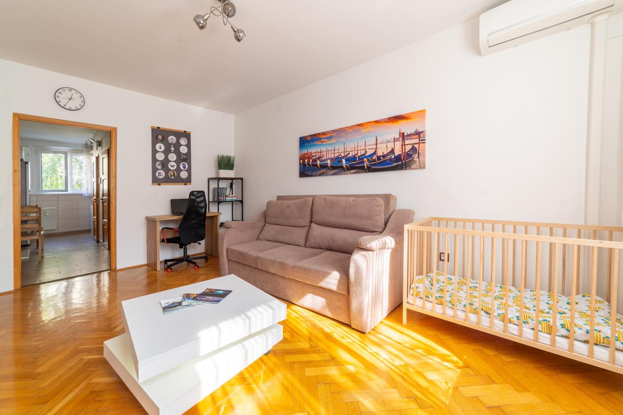 Comfort 14 -- Stylish City Apartment Netflix, Wi-Fi & Parking Miskolc Exterior photo