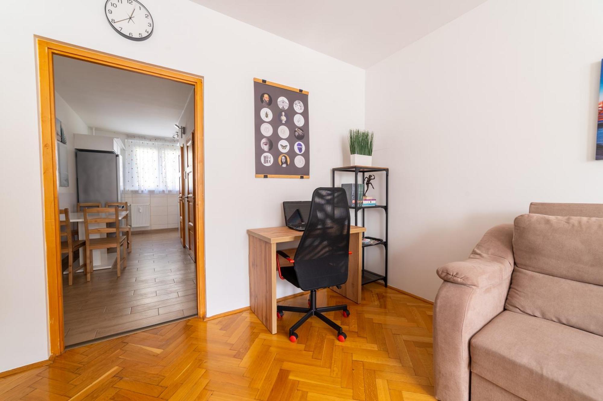 Comfort 14 -- Stylish City Apartment Netflix, Wi-Fi & Parking Miskolc Exterior photo